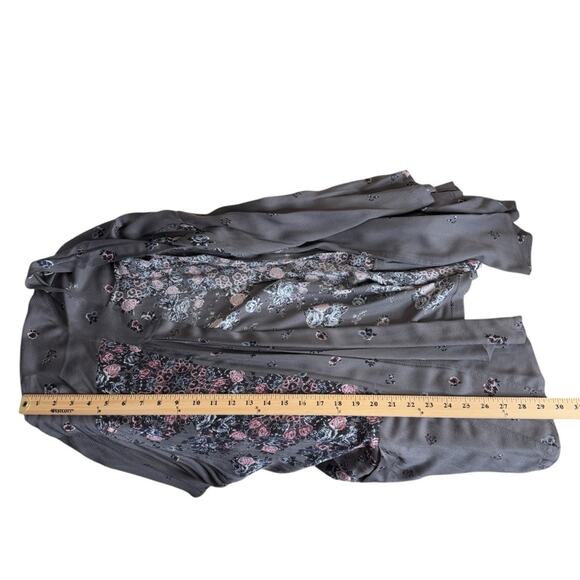 Urban Outfitters Ecote Gray Floral Open Front Cardigan Kimono Women’s Size Small - Picture 5 of 8